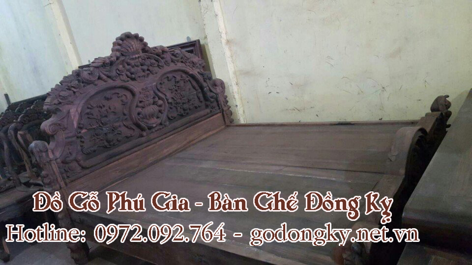 giường ngủ hoa hồng gỗ mun sọc giá rẻ